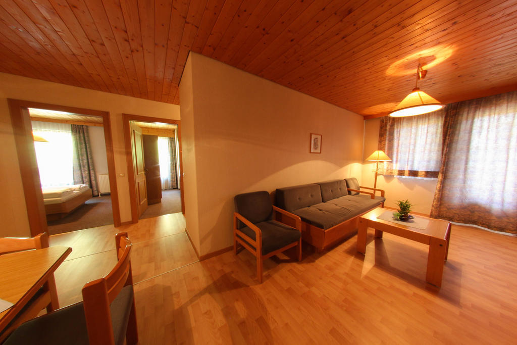 Pension Kroell Sankt Jakob in Defereggen Oda fotoğraf